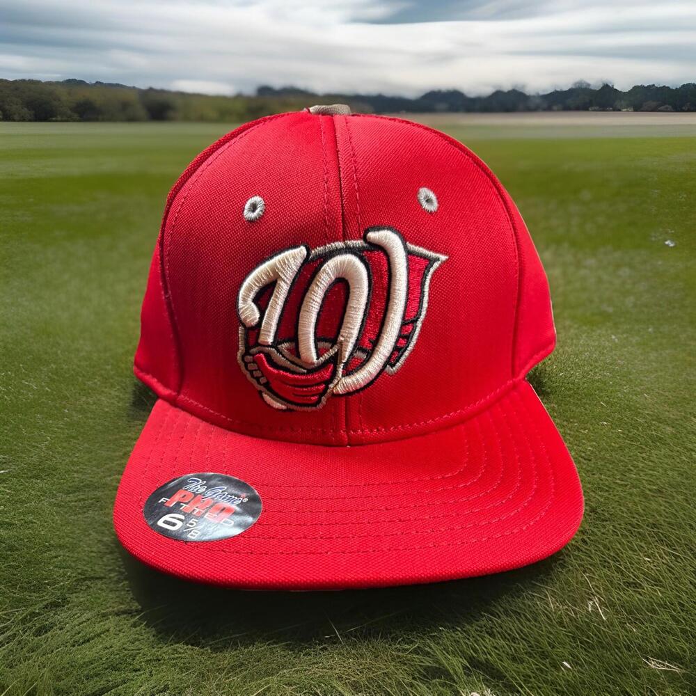 Western Kentucky Hilltoppers Game Pro Hat Red Size 6 5/8 Embroidered logo.
